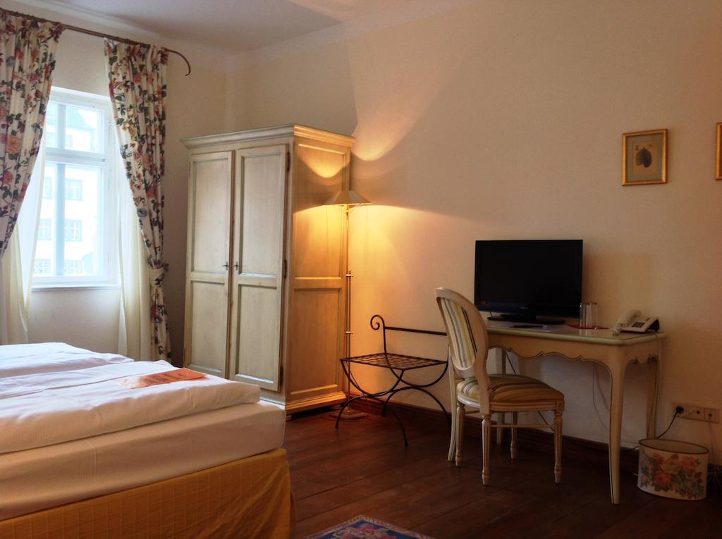 Hotel Adler Rudolstadt Ruang foto